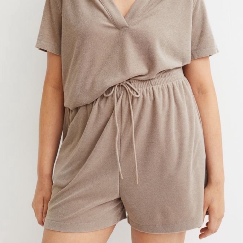 H&M Terry Cloth Oversized Shorts in Taupe S